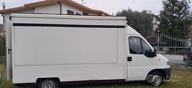 Food truck, furgone commerciale uso speciale