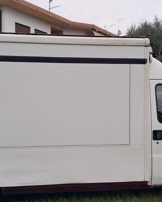 Food truck, furgone commerciale uso speciale