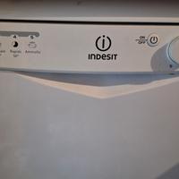 Lavastoviglie  Indesit