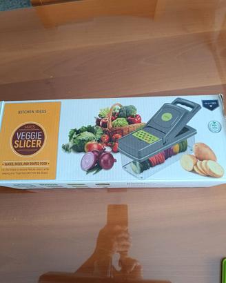 Set di tagliaverdure e affettatrice 14 Pz