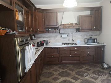 cucina completa  NUOVA in legno massello (BIROLO)