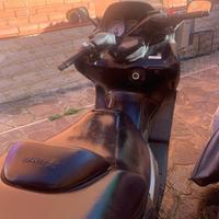 Tmax  fine 2004 iniezione 24000km originale