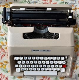 Macchina da scrivere Olivetti LETTERA 35