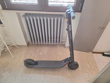 monopattino elettrico ninebot Kickscooter