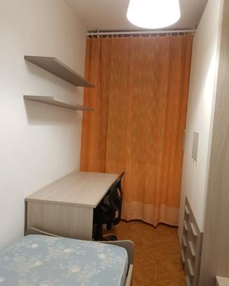 1 stanza libera (su 4) per studente/studentessa un