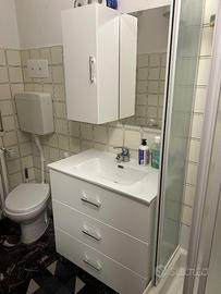 Mobile Bagno con lavabo e armadietto