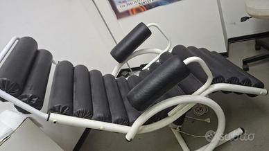 Poltrona trucco elettrica basculante per estetica.