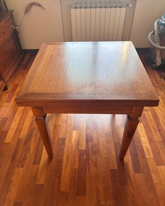 TAVOLO IN LEGNO ALLUNGABILE + 4 SEDIE