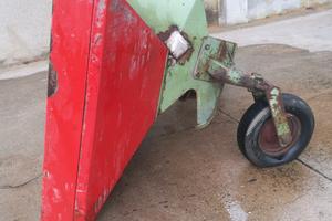 Spandiconcime biventola