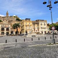 CASA SEMINDIPENDENTE A MONTESARCHIO