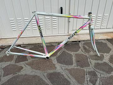 Telaio bici da corsa Rozza sezione stellare