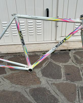 Telaio bici da corsa Rozza sezione stellare