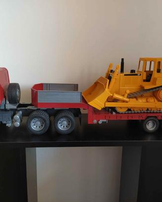 BRUDER camion Scania con rimorchio e bulldozer CAT