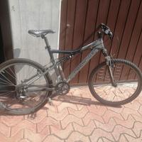 mountain bike muscolare ROCKRIDER 26" Full Susp.