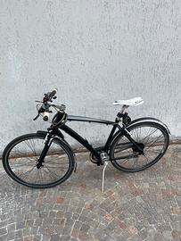 Bicicletta 28” trekking/urbana SR Suntour Swing