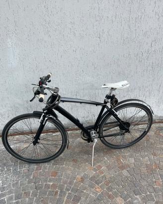 Bicicletta 28” trekking/urbana SR Suntour Swing