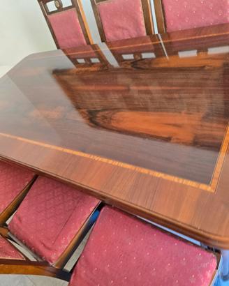 Tavolo con sei sedie