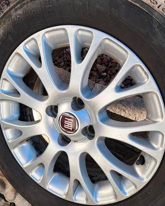 Cerchi  e gomme 185 65 15