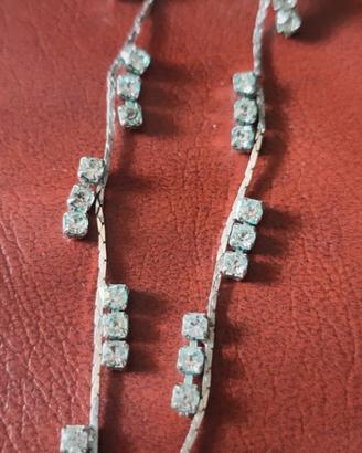 Orecchini pendenti con strass