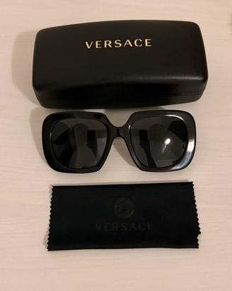 Occhiali Versace originali.