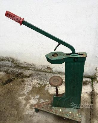 Attrezzo per la cantina