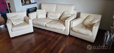 Divano Frigerio in vera pelle con due poltrone