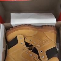 SCARPA STIVALETTO ANTINFORUNISTICHE NUOVE