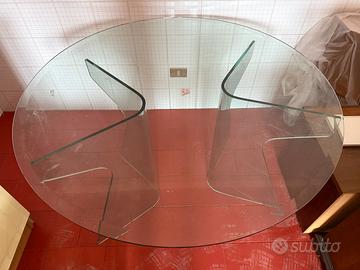 Tavolo rotondo con piedi a onda vetro cristallo