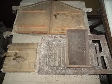 Antico caminetto a muro