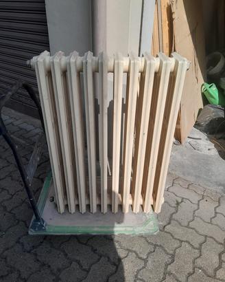 DUE TERMOSIFONI IN GHISA