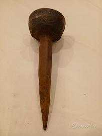 Antico battifalce per limare falci