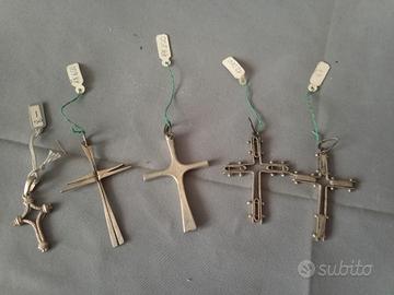 5 pendenti da collana a croce
