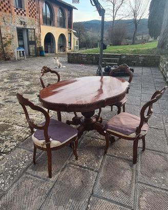 Tavolo in legno fine Ottocento primi Novecento