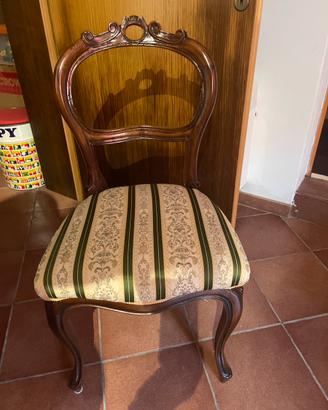 Sedie in noce in stile