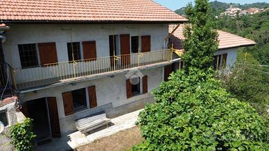 CASA DI CORTE A STRONA