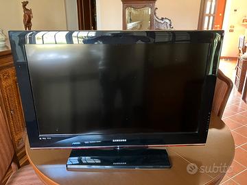 Monitor TV Samsung 32” con dtv2