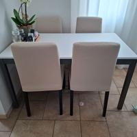 Tavolo allungabile bianco con struttura nera 140x8