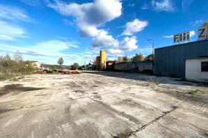 Terreno industriale con capannone