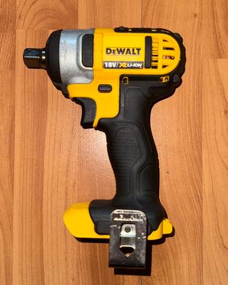DeWalt DCF880 18V (Solo corpo)