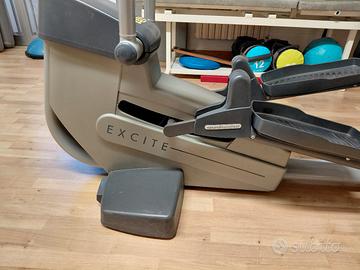 technogym ellittica exite 700 autoalimentata