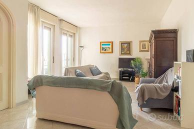 Appartamento di 100 m² con 4 locali e box auto a M