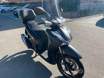 SH350 SPORT da vetrina