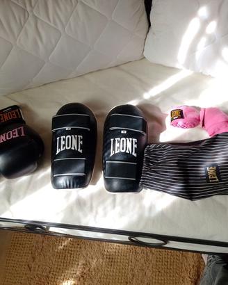 Titolo: Kit Completo Kickboxing / Muay Thai LEONE 