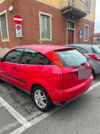 Ford Focus tenuta bene.