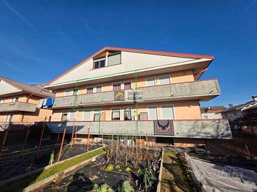 Appartamento di 94 m² con 3 locali e box auto a Se