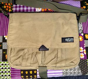 Borsa STM 15" per tablet o laptop. Come nuova