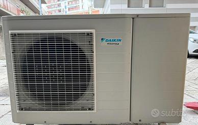 Chiller Daikin refrigeratore aria/acqua 7kw invert