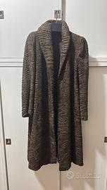 Cappotto di pelliccia di persiano marrone scuro