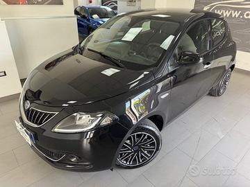 Lancia Ypsilon 1.0 firefly hybrid Gold KM CERT