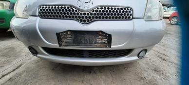 TOYOTA YARIS 2000 - PARAURTI ANTERIORE